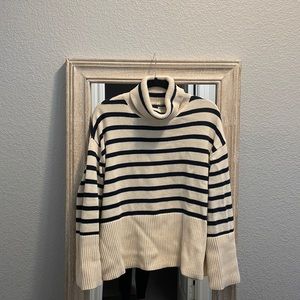 Gap split hem turtle neck sweater - Toteme dupe